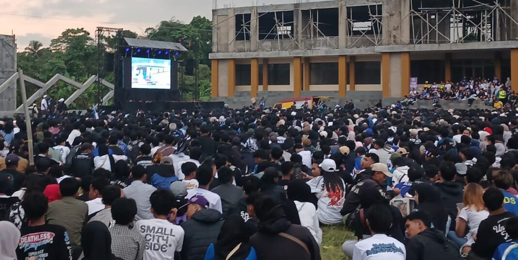 Ribuan Bobotoh Padati Kampus UNCIP, Viking Tasikmalaya Gelar Nobar Persib vs Persijap Ribuan Bobotoh Padati Kampus UNCIP, Viking Tasikmalaya Gelar Nobar Persib vs Persijap