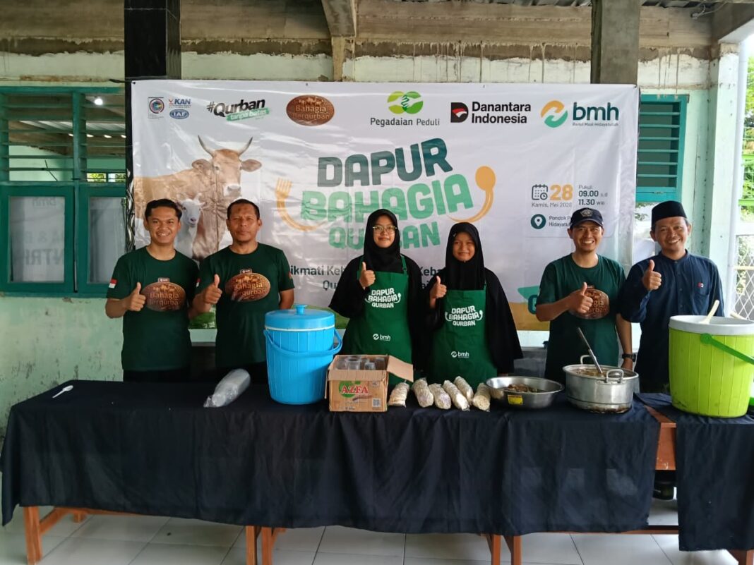 BMH dan Pegadaian Area Cirebon Berkolaborasi Adakan Dapur Bahagia Qurban di Cirebon BMH dan Pegadaian Area Cirebon Berkolaborasi Adakan Dapur Bahagia Qurban di Cirebon